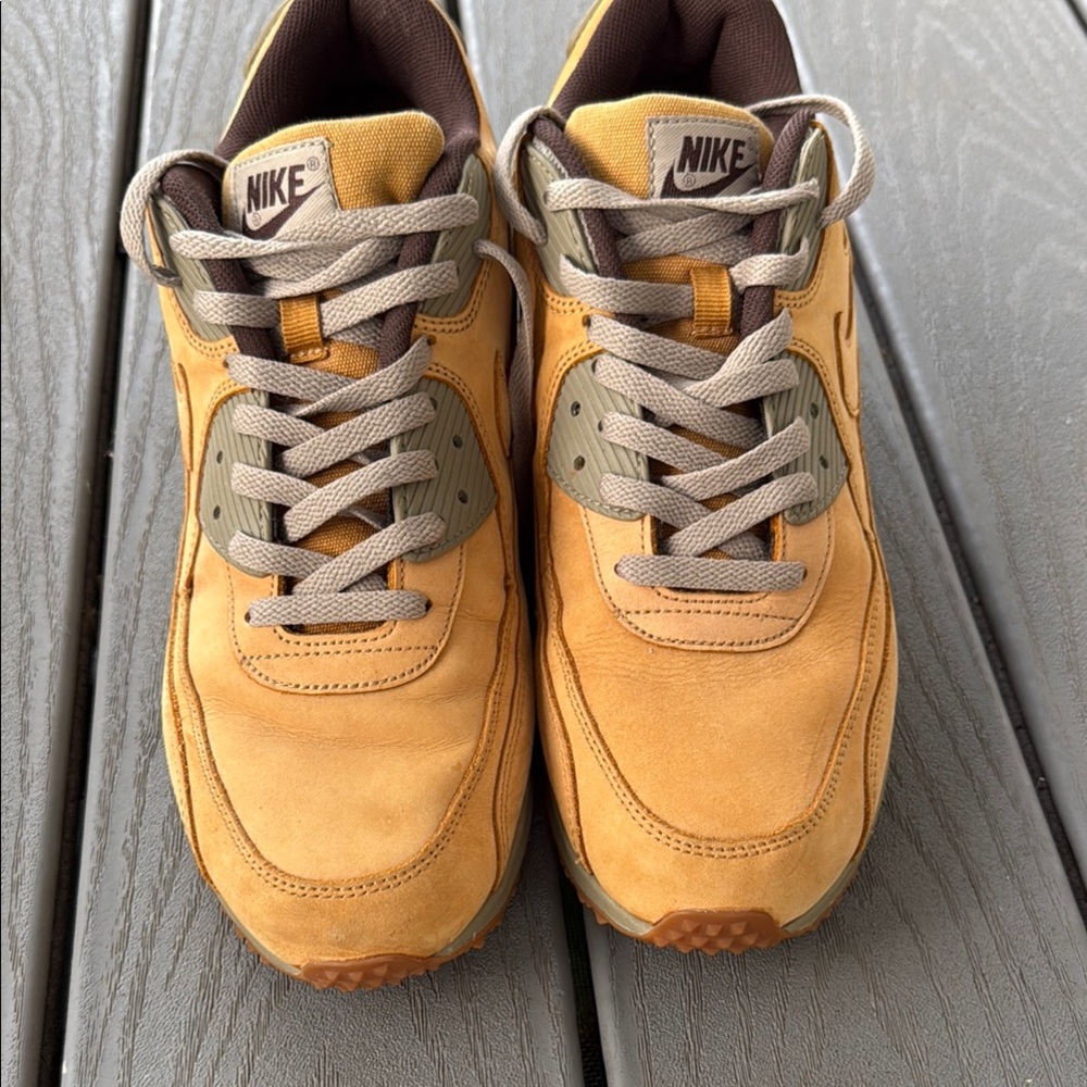 Nike Men's Brown and Tan Sneakers